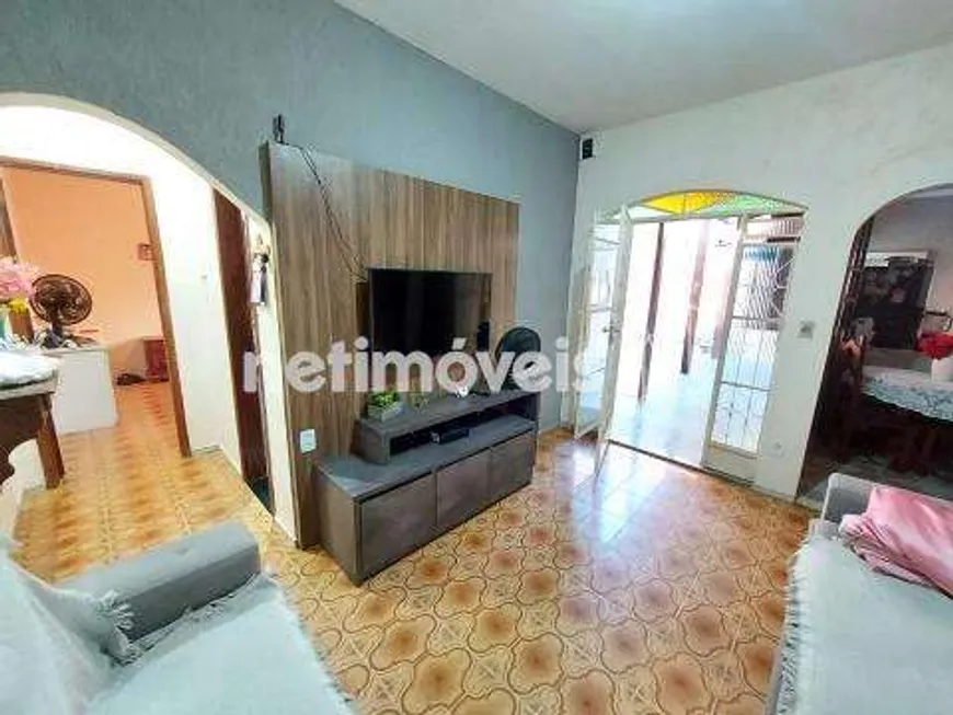 Foto 1 de Casa com 2 Quartos à venda, 170m² em Ouro Minas, Belo Horizonte