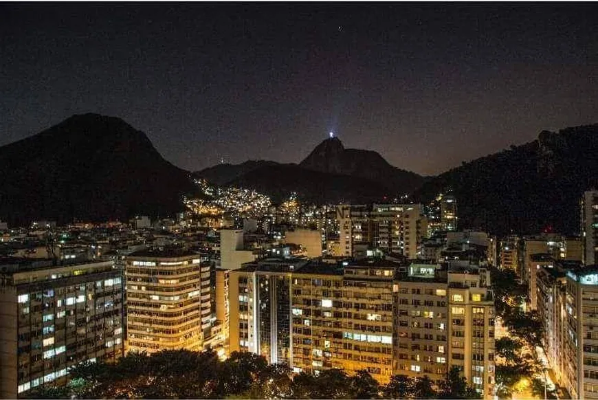 Foto 1 de Cobertura com 4 Quartos à venda, 400m² em Copacabana, Rio de Janeiro