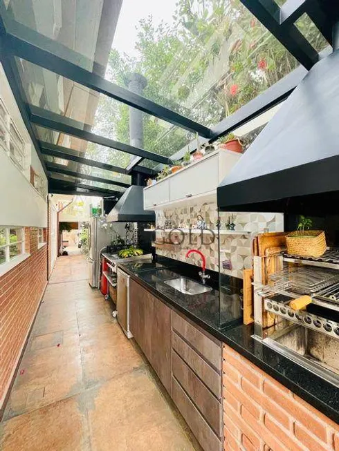 Foto 1 de Casa com 3 Quartos à venda, 350m² em Vila Hamburguesa, São Paulo