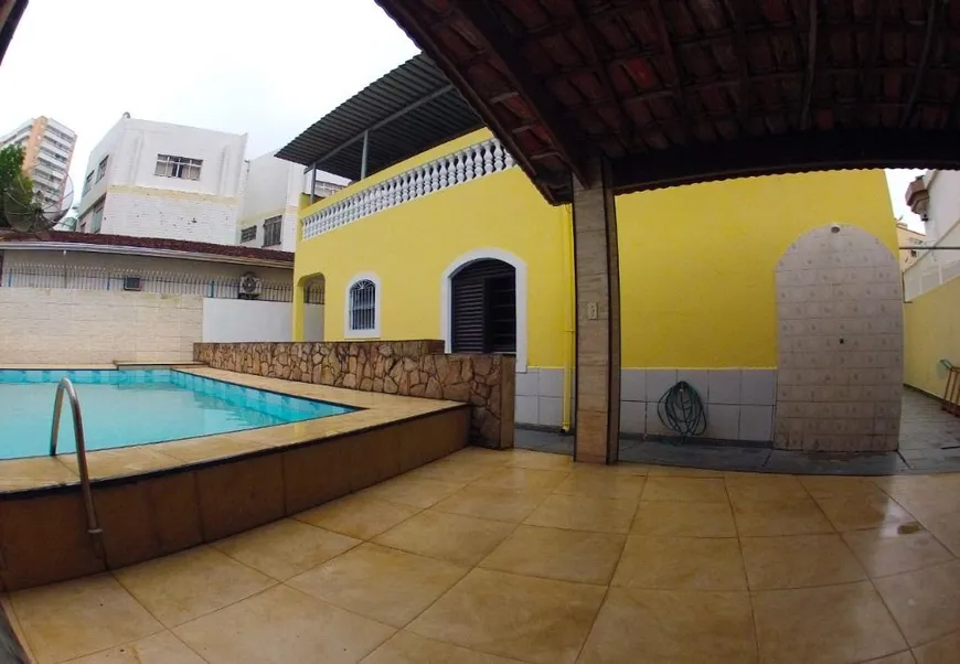 Foto 1 de Casa com 5 Quartos à venda, 263m² em Vila Tupi, Praia Grande