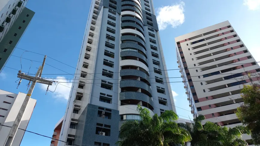 Foto 1 de Apartamento com 4 Quartos à venda, 136m² em Aflitos, Recife