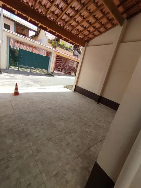 Foto 1 de Casa com 2 Quartos para alugar, 80m² em Vila Gomes, São Paulo