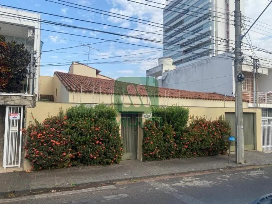 Foto 1 de Casa com 4 Quartos para alugar, 230m² em Lidice, Uberlândia