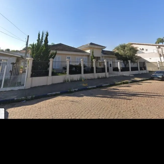 Foto 1 de Casa com 3 Quartos à venda, 460m² em Vila Eunice Velha, Cachoeirinha