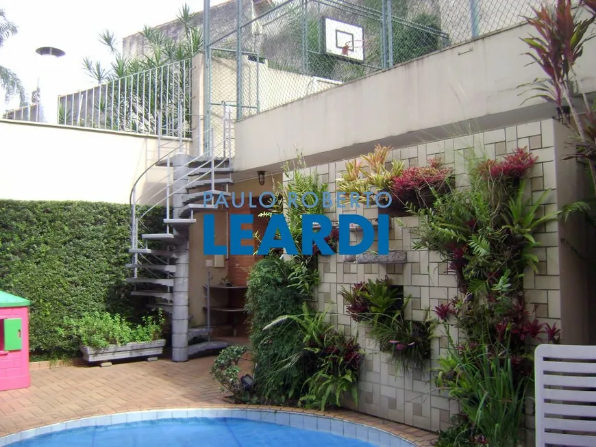 Foto 1 de Casa de Condomínio com 3 Quartos para venda ou aluguel, 330m² em Pacaembu, São Paulo