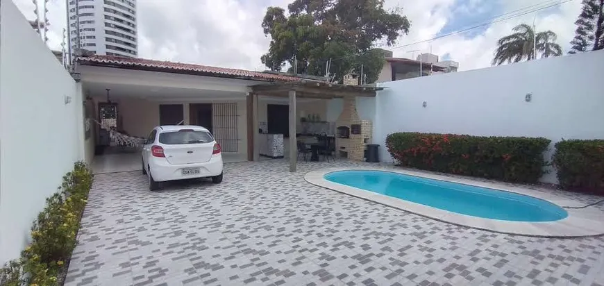 Foto 1 de Casa com 4 Quartos para alugar, 230m² em Capim Macio, Natal