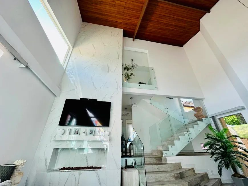Foto 1 de Casa de Condomínio com 3 Quartos à venda, 1000m² em Condominio Ville Casa Branca, Brumadinho