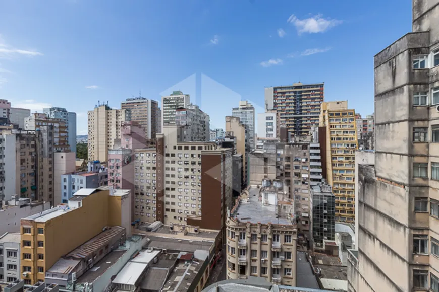 Foto 1 de Sala Comercial para alugar, 24m² em Centro, Porto Alegre