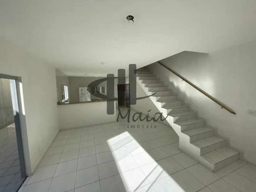 Foto 1 de Sobrado com 4 Quartos para alugar, 324m² em Santa Maria, São Caetano do Sul
