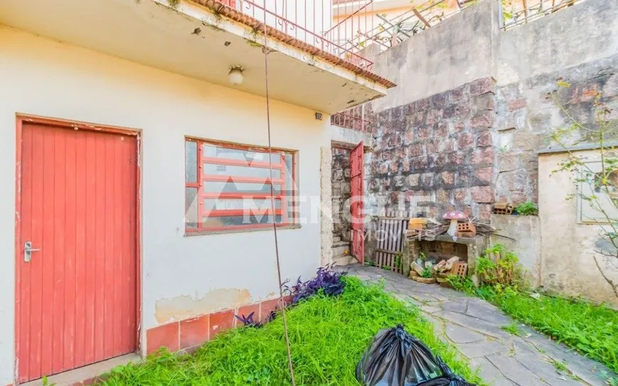 Foto 1 de Casa com 3 Quartos à venda, 200m² em Jardim Itú Sabará, Porto Alegre