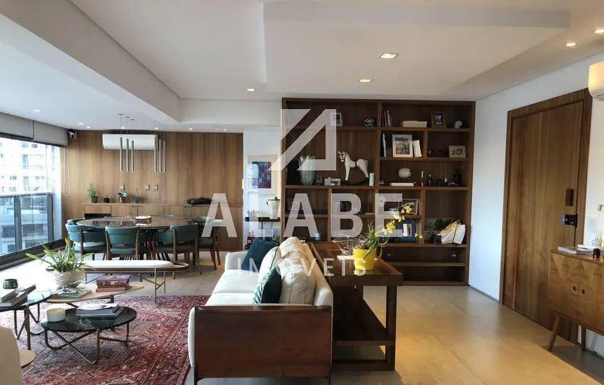 Foto 1 de Apartamento com 3 Quartos para venda ou aluguel, 193m² em Campo Belo, São Paulo