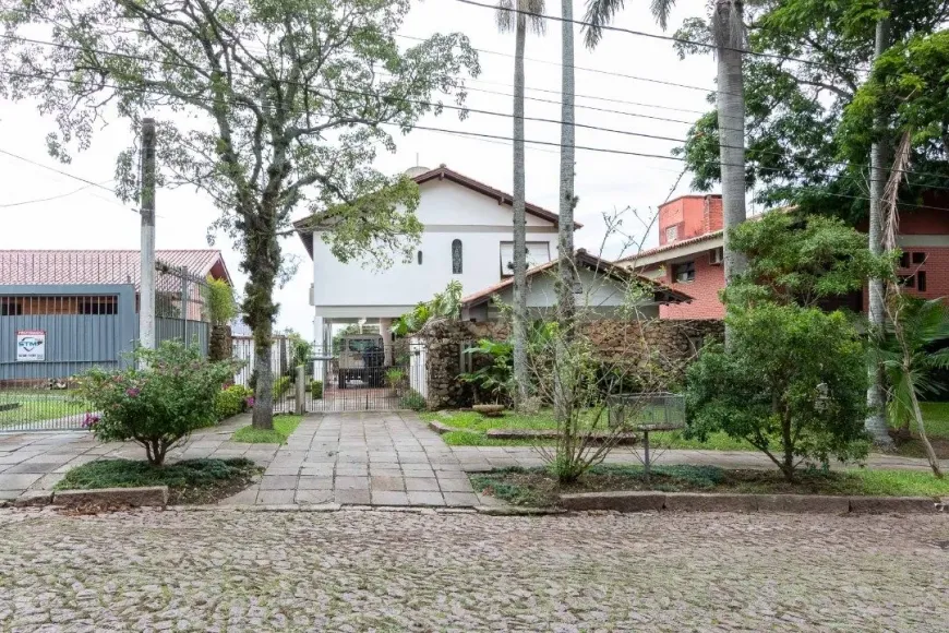 Foto 1 de Casa com 3 Quartos à venda, 256m² em Vila Assunção, Porto Alegre