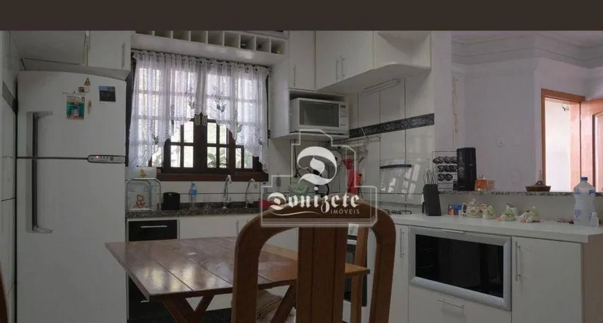 Foto 1 de Sobrado com 2 Quartos à venda, 83m² em Jardim Utinga, Santo André