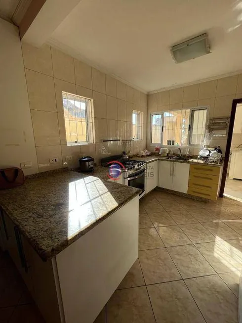 Foto 1 de Sobrado com 4 Quartos à venda, 250m² em Utinga, Santo André