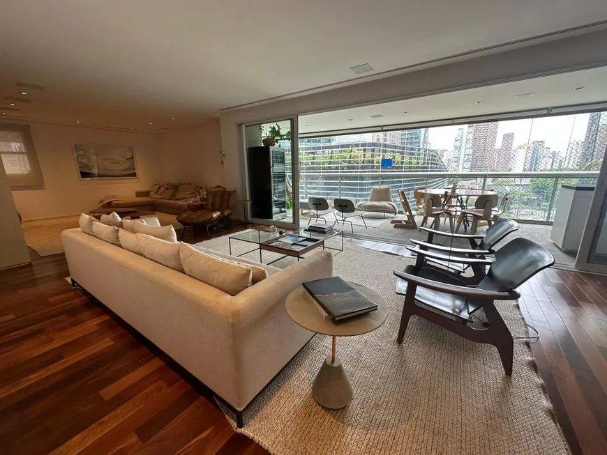 Foto 1 de Apartamento com 3 Quartos à venda, 262m² em Chacara Itaim , São Paulo