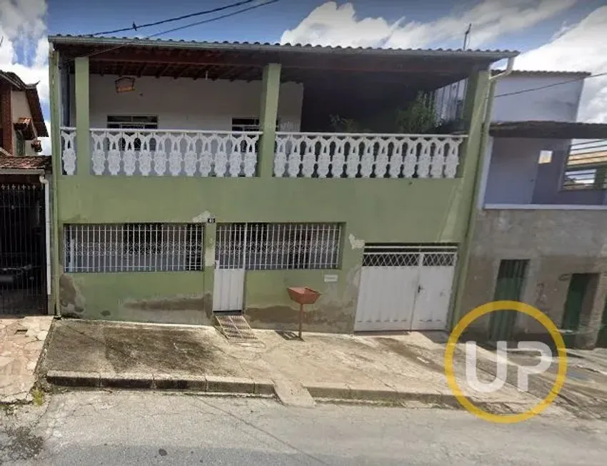 Foto 1 de Casa com 3 Quartos à venda, 200m² em Lagoa, Belo Horizonte