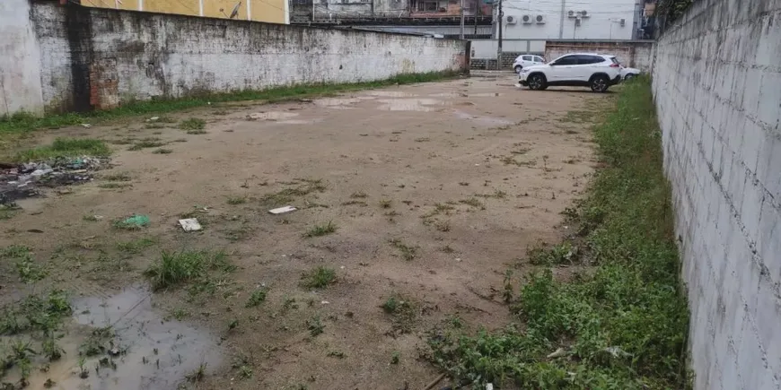 Foto 1 de Lote/Terreno à venda, 617m² em Barreiros, São José