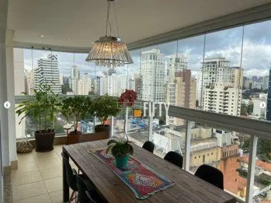 Foto 1 de Apartamento com 3 Quartos à venda, 120m² em Vila Olímpia, São Paulo