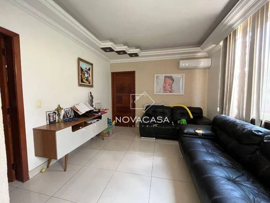 Foto 1 de Casa com 3 Quartos à venda, 154m² em Santa Mônica, Belo Horizonte