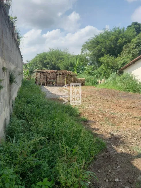 Foto 1 de Lote/Terreno à venda, 320m² em Roma, Volta Redonda