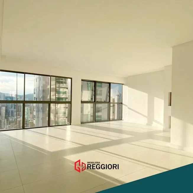 Foto 1 de Apartamento com 4 Quartos à venda, 165m² em Centro, Balneário Camboriú