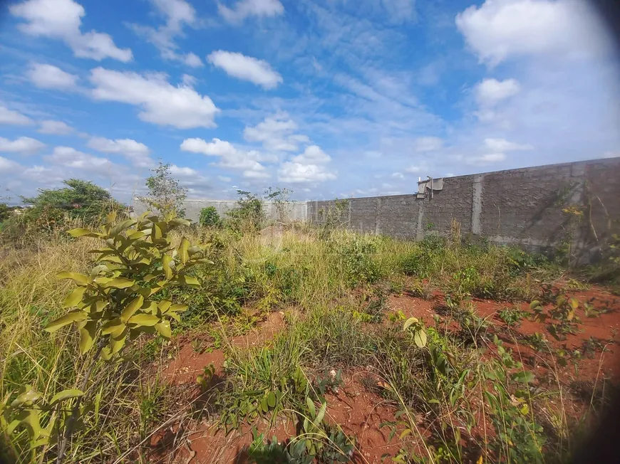 Foto 1 de Lote/Terreno à venda, 10m² em Guarujá, Montes Claros