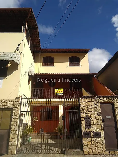 Foto 1 de Casa com 4 Quartos à venda, 178m² em Bonfim, Juiz de Fora