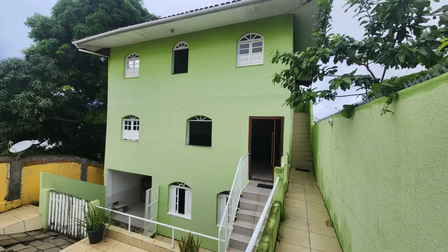 Foto 1 de Casa com 4 Quartos para alugar, 189m² em Jardim Placaford, Salvador