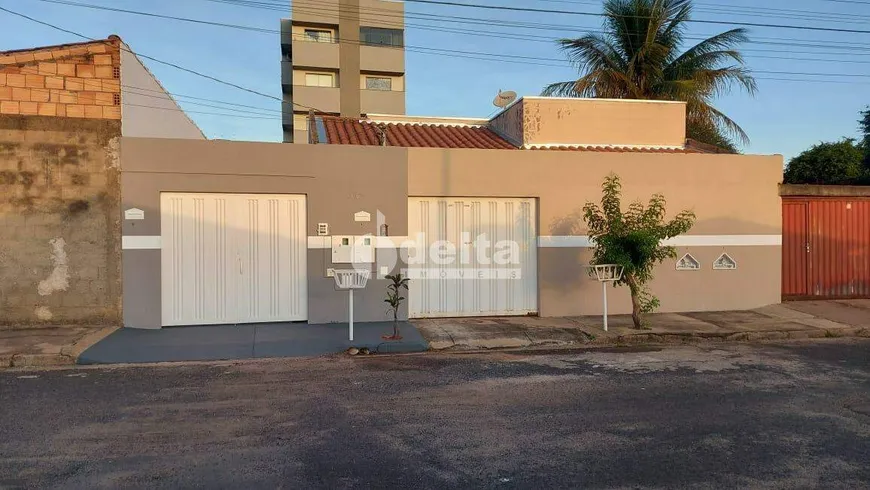 Foto 1 de Casa com 2 Quartos à venda, 77m² em Aclimacao, Uberlândia