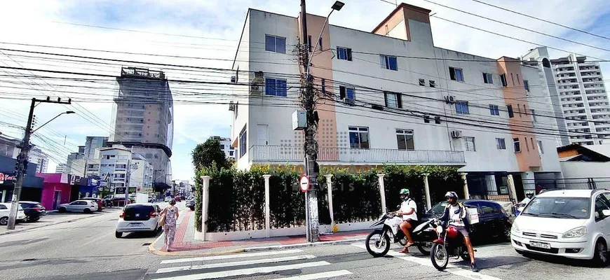 Foto 1 de Apartamento com 3 Quartos para alugar, 144m² em Kobrasol, São José