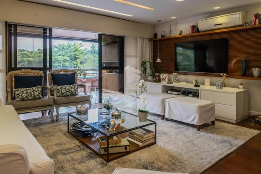 Foto 1 de Apartamento com 4 Quartos à venda, 237m² em Barra da Tijuca, Rio de Janeiro