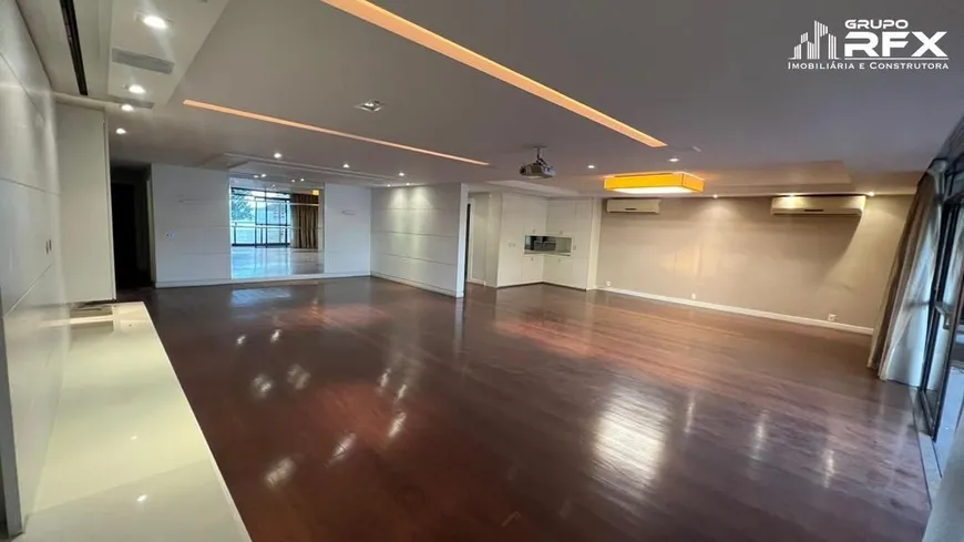 Foto 1 de Apartamento com 4 Quartos à venda, 360m² em Icaraí, Niterói