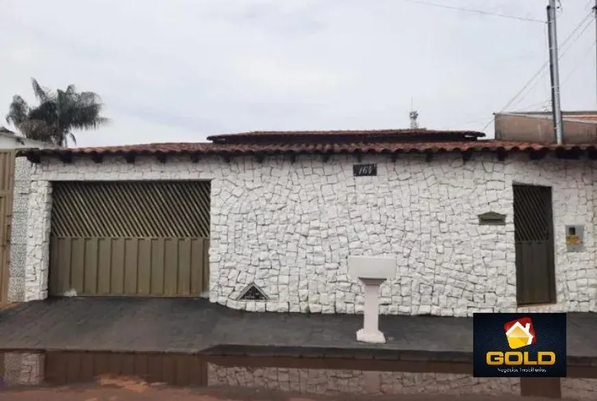 Foto 1 de Casa com 4 Quartos à venda, 195m² em Morumbi, Uberlândia