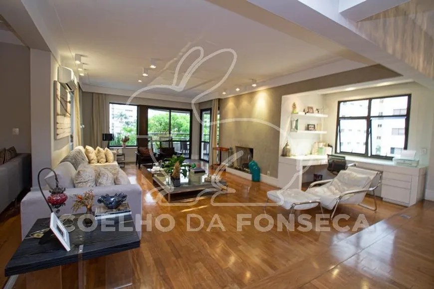 Foto 1 de Apartamento com 4 Quartos à venda, 246m² em Higienópolis, São Paulo