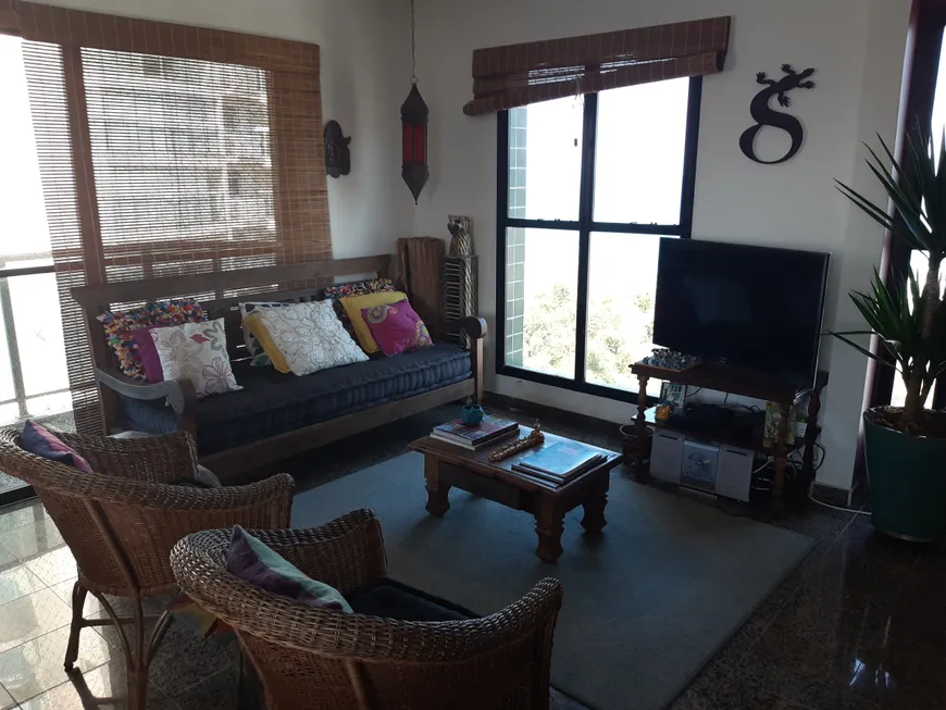 Foto 1 de Apartamento com 3 Quartos para venda ou aluguel, 120m² em Jardim Astúrias, Guarujá