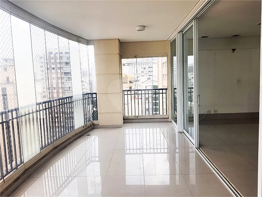 Foto 1 de Apartamento com 3 Quartos à venda, 189m² em Higienópolis, São Paulo