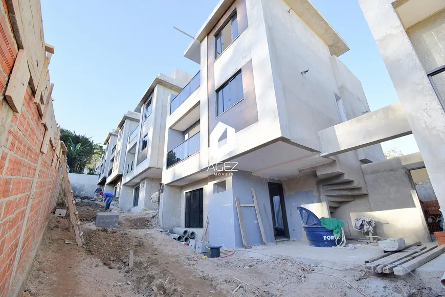 Foto 1 de Casa de Condomínio com 3 Quartos à venda, 152m² em Guabirotuba, Curitiba