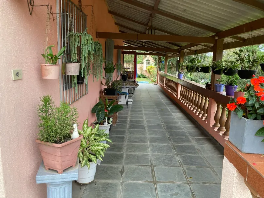 Foto 1 de Fazenda/Sítio com 3 Quartos à venda, 2000m² em Chácaras Copaco, Arujá