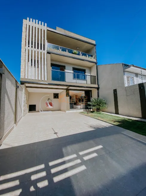 Foto 1 de Casa com 4 Quartos à venda, 220m² em Guaíra, Curitiba