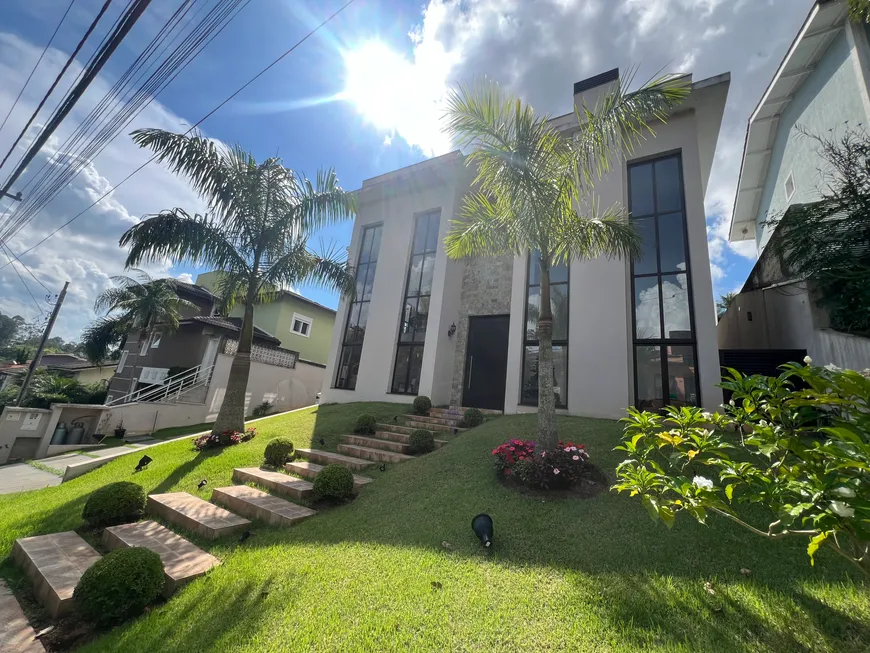 Foto 1 de Casa de Condomínio com 5 Quartos à venda, 400m² em Jardim Indaiá, Embu das Artes