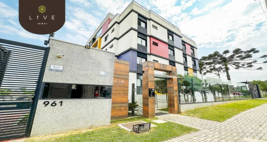 Foto 1 de Sobrado com 3 Quartos à venda, 203m² em Santo Inácio, Curitiba