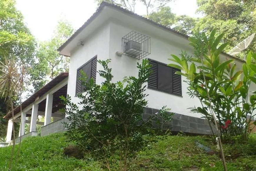 Foto 1 de Fazenda/Sítio com 3 Quartos à venda, 180m² em Boca do Mato, Cachoeiras de Macacu