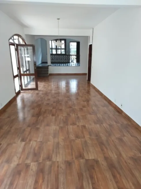 Foto 1 de Casa com 3 Quartos para alugar, 307m² em Belvedere, Belo Horizonte