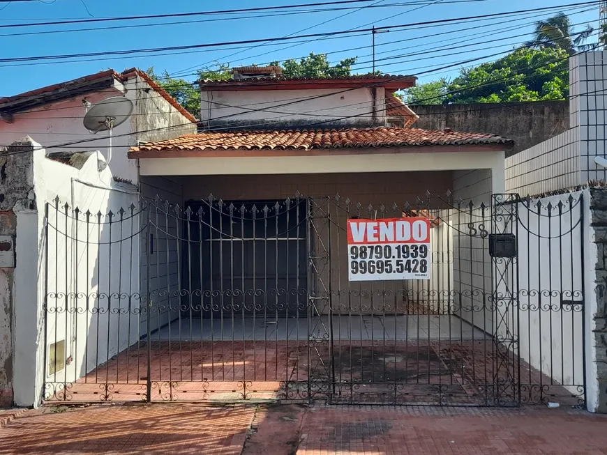 Foto 1 de Casa com 4 Quartos à venda, 140m² em Álvaro Weyne, Fortaleza