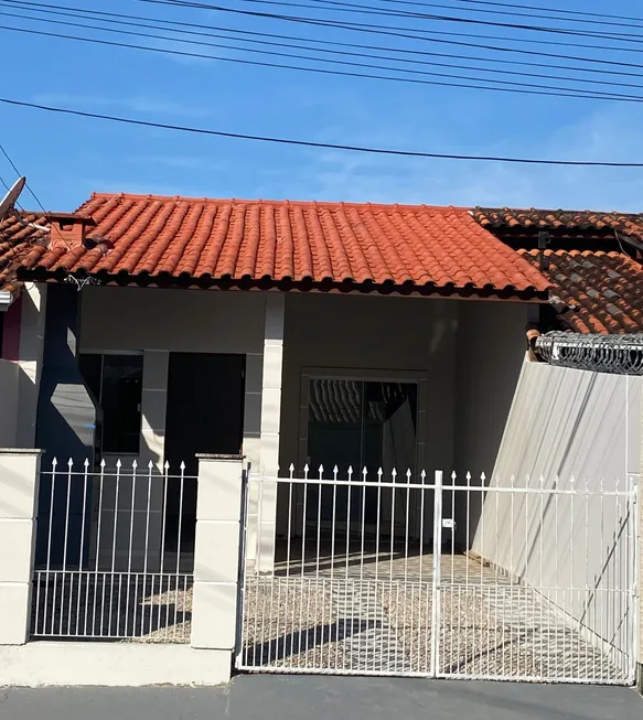 Foto 1 de Casa com 2 Quartos à venda, 60m² em Forquilhas, São José