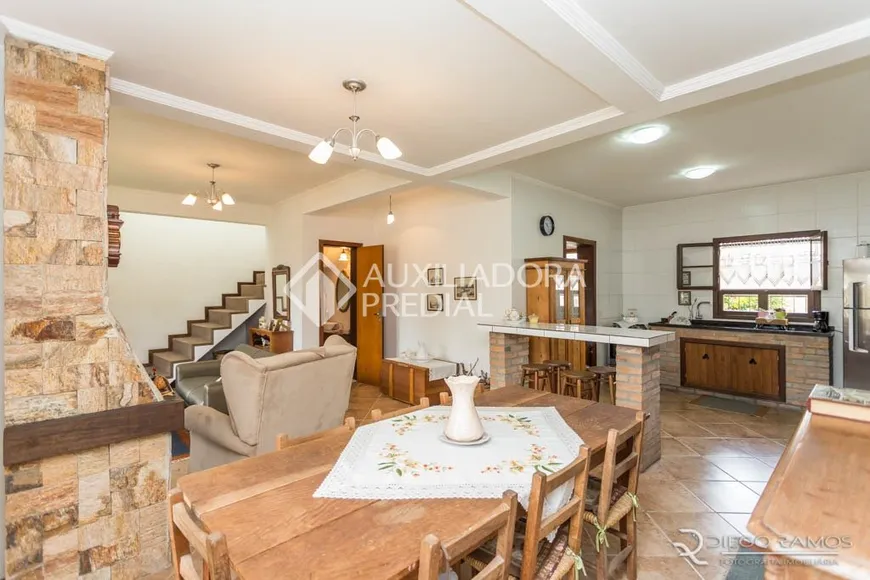 Foto 1 de Casa com 3 Quartos à venda, 293m² em Ipanema, Porto Alegre