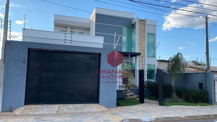 Foto 1 de Sobrado com 3 Quartos à venda, 304m² em Jardim Liberdade, Maringá