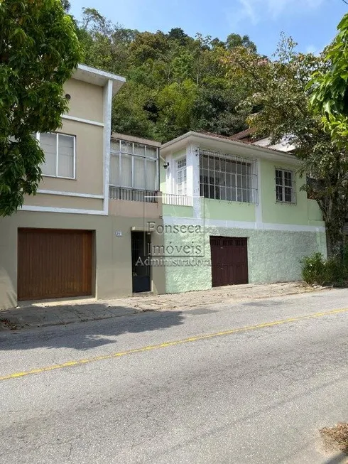 Foto 1 de Casa com 3 Quartos para alugar, 118m² em Valparaiso, Petrópolis