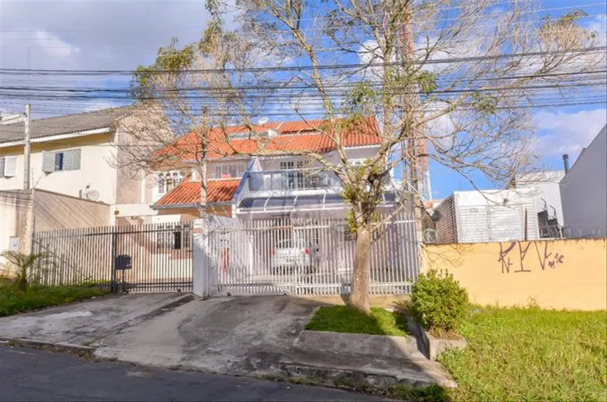 Foto 1 de Sobrado com 4 Quartos à venda, 200m² em Pilarzinho, Curitiba