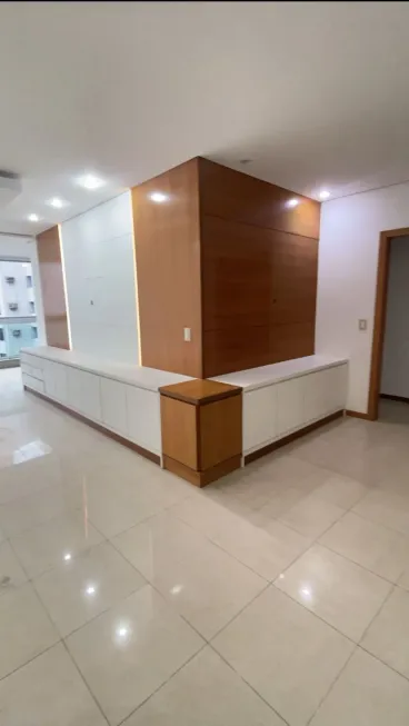 Foto 1 de Apartamento com 4 Quartos para alugar, 150m² em Itapuã, Vila Velha